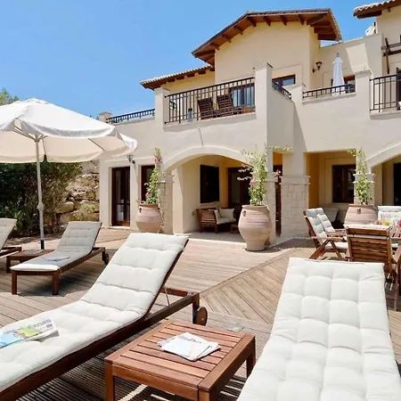 Aphrodite Hills 3 Bedroom With Bbq, Patio & View Apartament