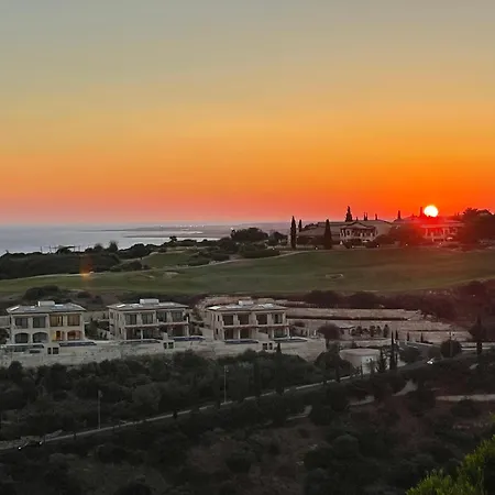 Aphrodite Hills 3 Bedroom With Bbq, Patio & View