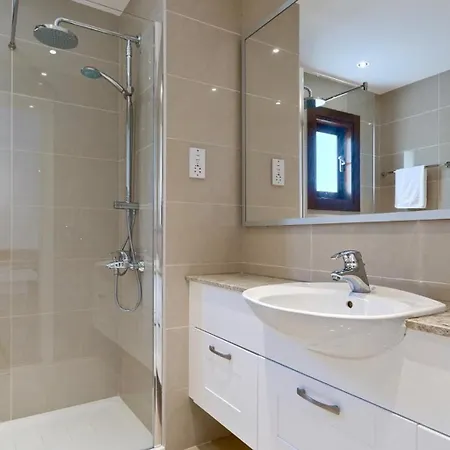 Apartment Aphrodite Hills 3 Bedroom With Bbq, Patio & View Kouklia