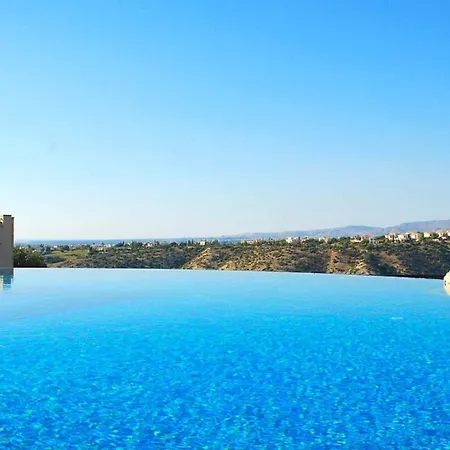 Aphrodite Hills 3 Bedroom With Bbq, Patio & View *