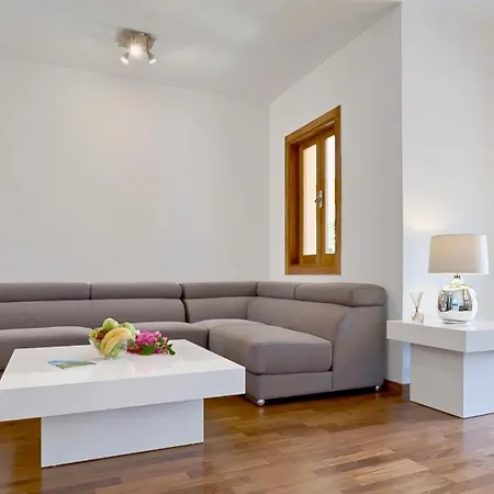 Aphrodite Hills 3 Bedroom With Bbq, Patio & View Kouklia
