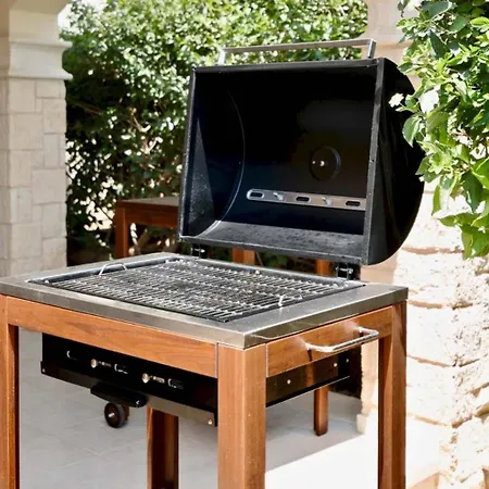 Aphrodite Hills 3 Bedroom With Bbq, Patio & View *