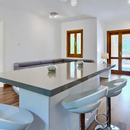 Aphrodite Hills 3 Bedroom With Bbq, Patio & View Apartment Kouklia