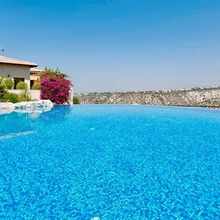 Apartment Aphrodite Hills 3 Bedroom With Bbq, Patio & View Kouklia