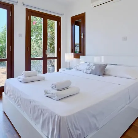Apartment Aphrodite Hills 3 Bedroom With Bbq, Patio & View *