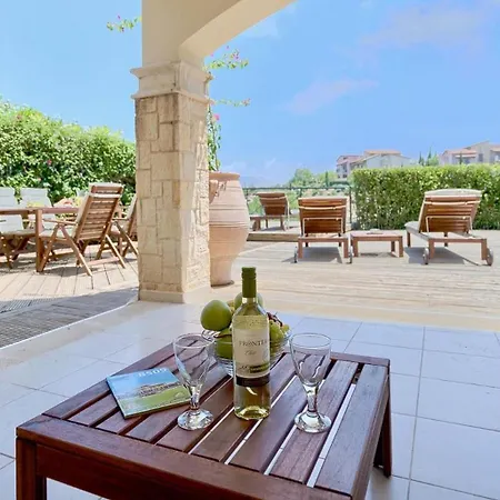 Apartment Aphrodite Hills 3 Bedroom With Bbq, Patio & View
