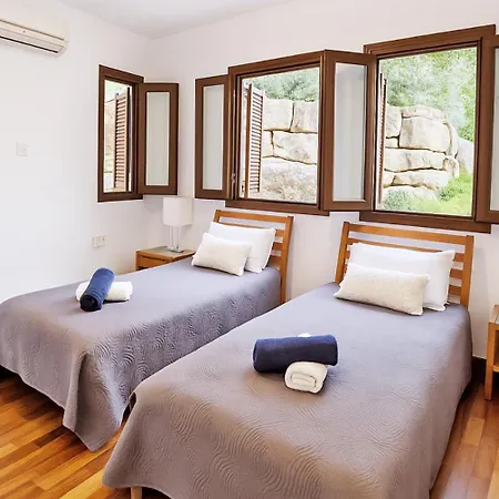 Aphrodite Hills 3 Bedroom With Bbq, Patio & View * Kouklia
