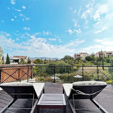 Aphrodite Hills 3 Bedroom With Bbq, Patio & View