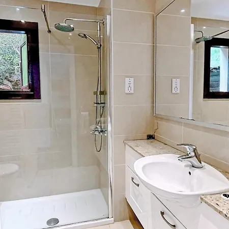 Aphrodite Hills 3 Bedroom With Bbq, Patio & View Apartment Kouklia