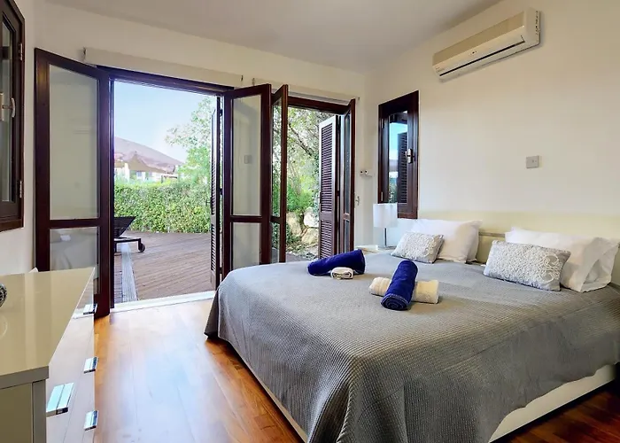 Aphrodite Hills 3 Bedroom With Bbq, Patio & View Lägenhet *