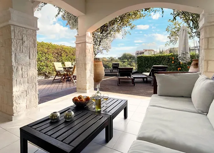 Lägenhet Aphrodite Hills 3 Bedroom With Bbq, Patio & View Kouklia