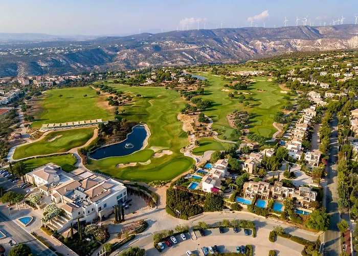 Lägenhet Aphrodite Hills 3 Bedroom With Bbq, Patio & View Kouklia